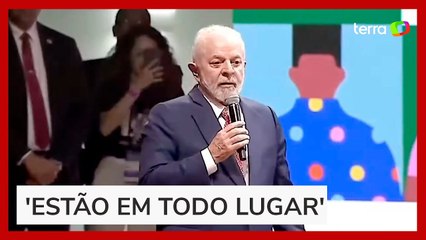 Lula chama de 'fascista' mulher que questionou Dilma por estar em 1ª classe de avião