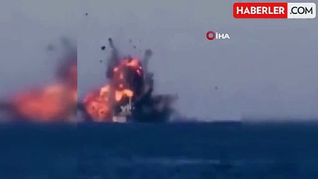 Husiler Kızıldeniz'de Bir Kargo Gemisini Hedef Aldı