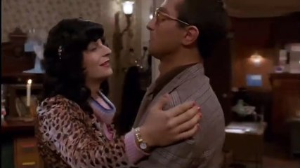 La scène du slow dans Le Père-Noel est une ordure sur la musique de Guy Marchand