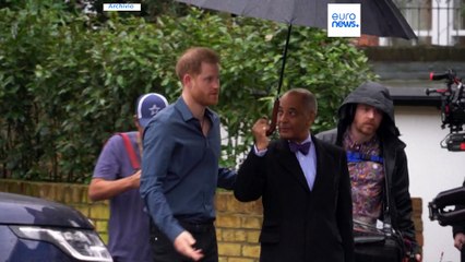 Londra, il principe Harry vince la causa contro il Daily Mirror: 165mila euro di risarcimento