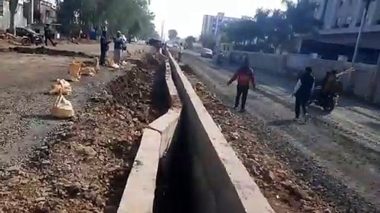 होटल प्रबंधन ने बिना अनुमति रात में निर्माणाधीन...