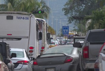 Malestar y caos vial por instalación de boyas frente a Zona Naval Militar
