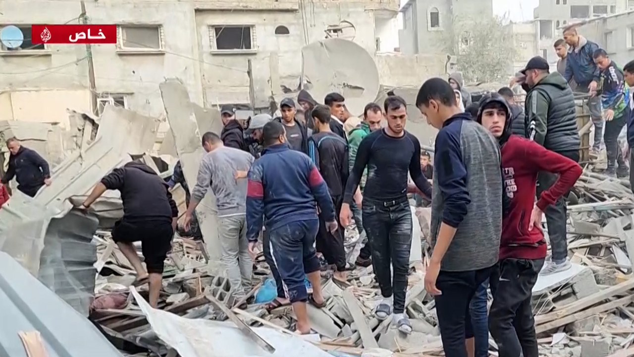 شهداء وجرحى ودمار جراء قصف إسرائيلي على مخيم "يبنا" في رفح