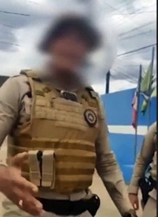 Mulher diz que foi agredida por PM após filmar abordagem