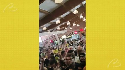 Com muita festa, Bolsonaro se reúne com apoiadores durante almoço no Mercado Municipal de Curitiba