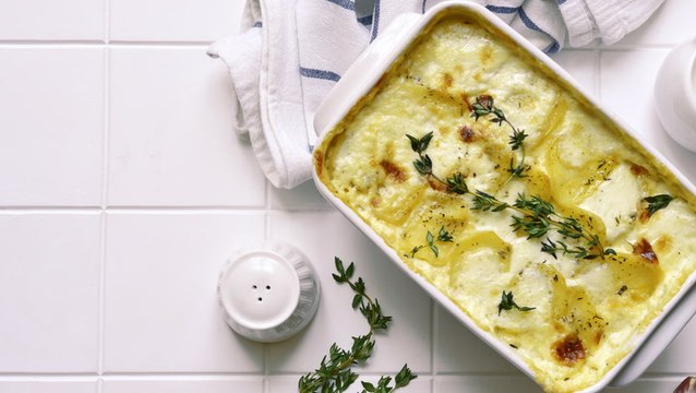 What's The Difference Between Potatoes Au Gratin And Scalloped Potatoes?