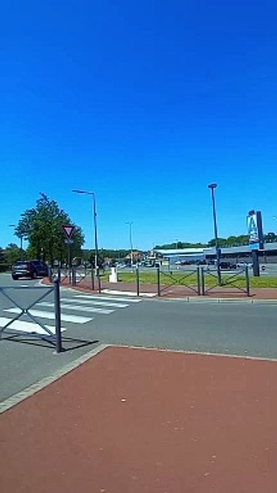 Chartres  Bus 1 Direction Mainvilliers Grandes Ruelles  #france #chartres #franceville #bus  (59)