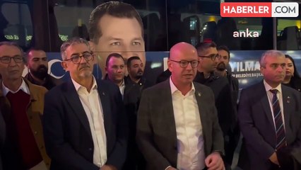 Belediye Otobüslerine Başkanın Fotoğraflarını Yapıştıran AKP'li Balıkesir Büyükşehir Belediyesi, CHP'li Ahmet Akın'ın Afişini "Şikayet" İddiasıyla...