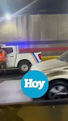 Cae parte del techo del túnel largo de la  27 Febrero y provoca caos en el tránsito