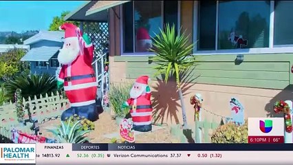 Residente de San Diego colecciona cientos de Santa Claus para recordar a su hijo