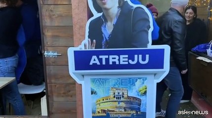 Il cartonato di Schlein ad Atreju? "Cos? pu? farle tutte le domande"