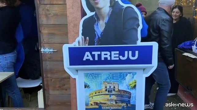 Il cartonato di Schlein ad Atreju? Cos? pu? farle tutte le domande