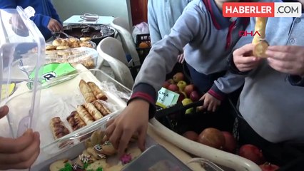 Erzurum Veysefendi İlkokulu Öğrencileri Filistin'e Yardım İçin Pazar Kurdu