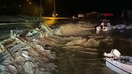 Çanakkale'de sağanak nedeniyle dere taştı