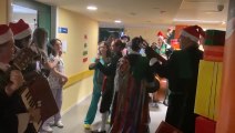 La tuna  visita a los niños ingresados en el Hospital