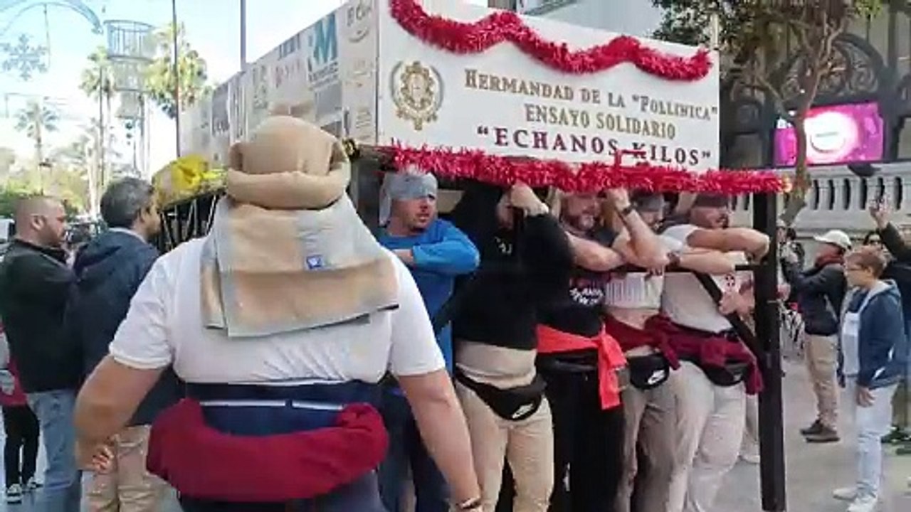 La Pollinica, a por más de una tonelada de alimentos y juguetes en su ensayo solidario