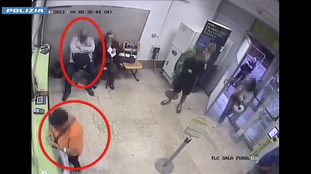 Catania, rapina ad anziana che aveva prelevato dall'Ufficio Postale