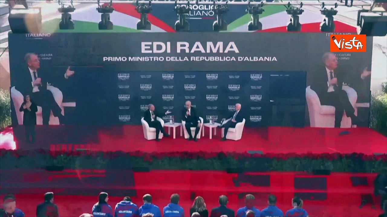 Giorgia Meloni in prima fila ad Atreju applaude durante intervento Edi Rama