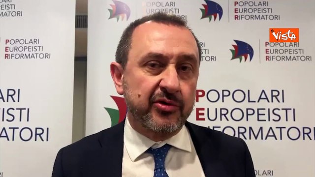 Rosato a Napoli presenta Per : Lavoriamo per costruzione di un grande partito