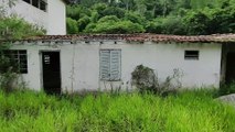 CASA ABANDONADA NO FUNDO DO CABARÉ, levei susto, parece que alguém me segurou