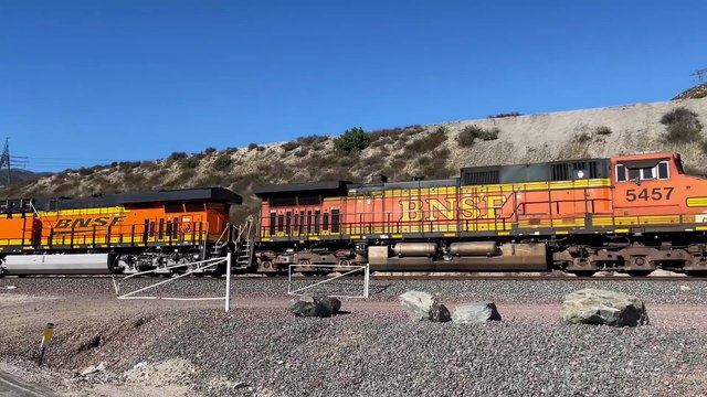 BNSF 7190 Leads Westbound Intermodal Stack Train Passes Through Blue Cut CA