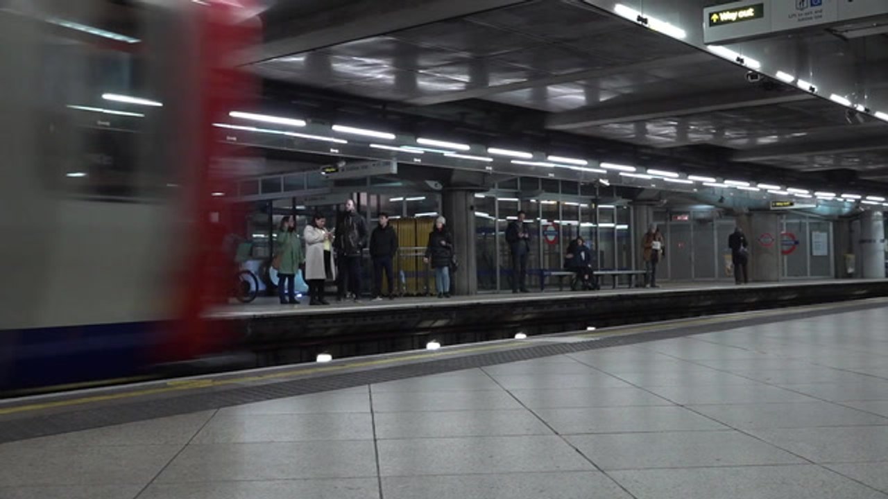 Week of strike chaos on the Tube in New Year as RMT announces details of London Underground walkout