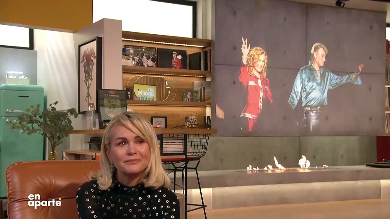 Laeticia Hallyday fond en larmes dans « En Aparté » sur Canal Plus devant des images de Johnny: "Je n'ai pas revu ces images depuis longtemps" - Regardez