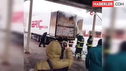 Edirne'de Bebek Maması Yüklü Tırda Yangın Çıktı
