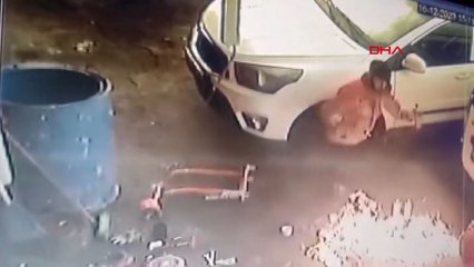 Kalfanın balataya sıktığı sprey alev aldı