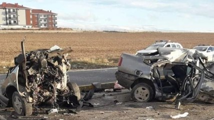 Tramvay yolunda direğe çarpıp parçalandı: 1 ölü