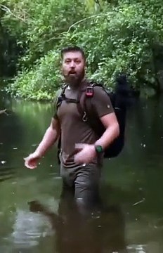 مقدم برامج قناة Discovery Plus و Animal Planet تعرض للبرق بشكل شبه مباشر عندما ضربت صاعقة الأشجار خلفه لحظة حديثه عن وجود صواعق، يقول بأنه شعر بها تسري في جسده لكنه خرج سليم من الحادثة لأنها لم تضربه مباشرة.