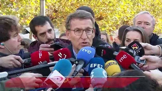 Miles de personas se concentran en Pamplona contra la moción de censura en el Ayuntamiento