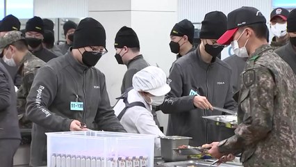 군대 식사 뷔페식으로 바뀐다...한 달에 1번은 특식 제공 / YTN