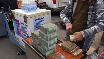 قيود على الدولار في العراق تربك الحياة اليومية