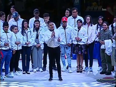 Clausura de la II Expo Juventud y Deporte, Premios 2023 demostrando logros de jóvenes atletas