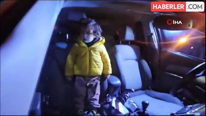 İnegöl'de araçta kilitli kalan 2 yaşındaki çocuk kurtarıldı