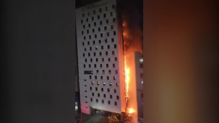 "주차 타워, 하나의 큰 통로...상승 기류 타고 불 순식간 확산" / YTN