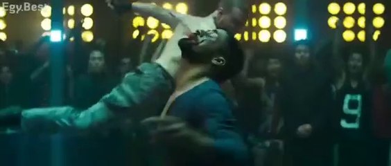 روني ينهزم المصارع بضربة واحدة في فيلم باجي مع تايغر شروف 🎬