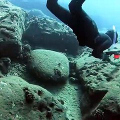 My girlfriend spearfishing in Hawaii!!!