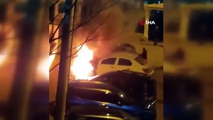 Bursa’da otoparktaki araç alev alev yandı