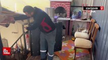 Eskişehir'de hırsızlar hem soydu hem de ev sahibinin köpeklerini öldürdü: Hırsızlık anları kamerada