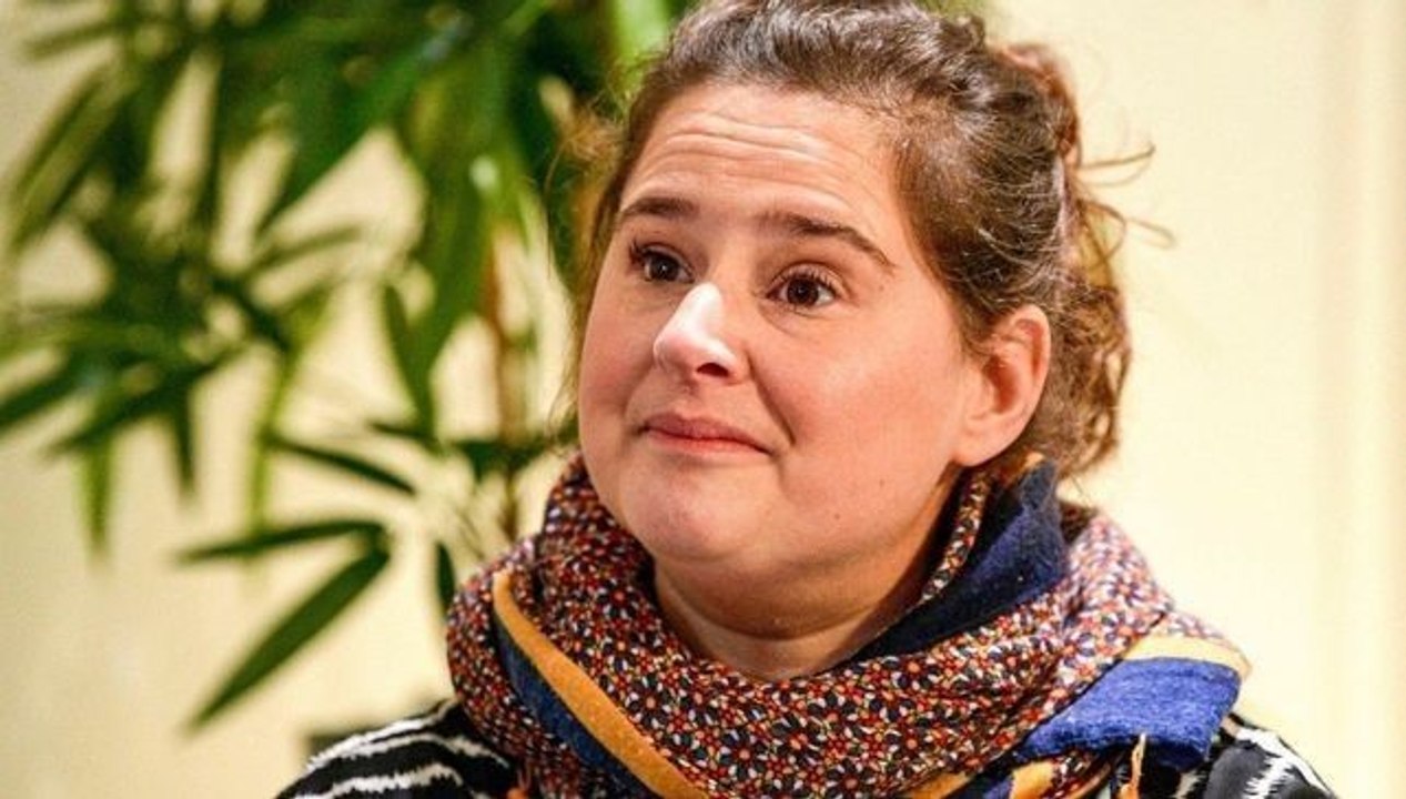 "Moches comme toi", l’humoriste Élodie Poux règle ses comptes après avoir été jurée de Miss France 2024