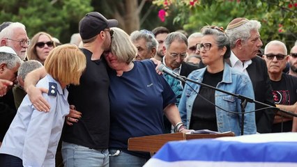 Aux funérailles d'un otage israélien, la famille accuse l'armée de l'avoir "assassiné"