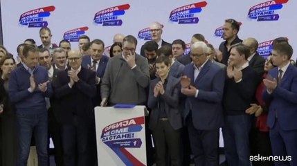 Serbia, coalizione presidente Vucic vince legislative con quasi 50%