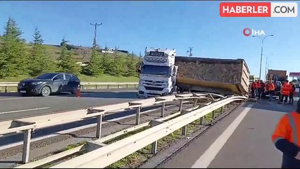 TEM Otoyolu'nda Hafriyat Kamyonu Kaza Yaptı