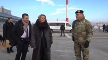 La ministre de la Défense Ludivine Dedonder est arrivée en Roumanie pour une visite de Noël aux militaires