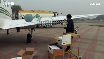 Il Pakistan utilizza per la prima volta la pioggia artificiale contro lo smog