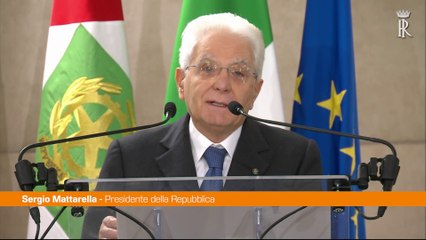 Mattarella "Viviamo tempi non ordinari, pianeta a rischio"