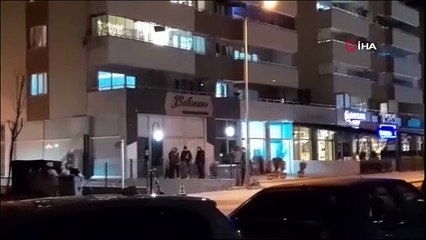 Faciadan döndüler Bursa’da bir kafenin asma tavanı çöktü (1)