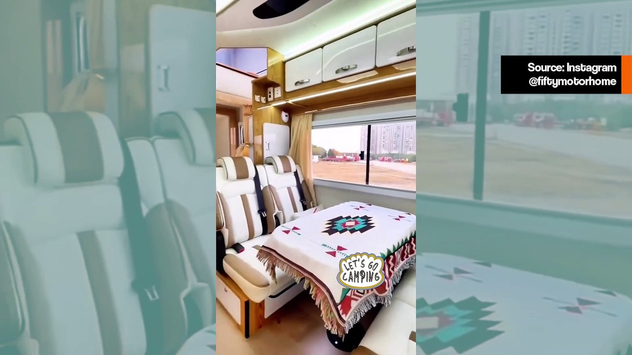 Video führt durch beeindruckendes zweistöckiges Wohnmobil; schau es dir an